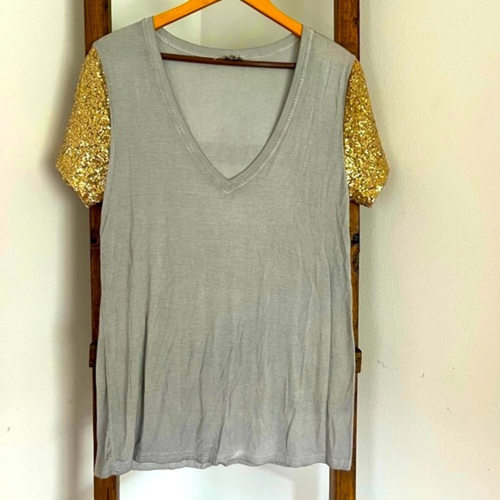 POL Sparkly Sequin Gold Gray Oversized Short Sleeve Tee Tunic Womens size small